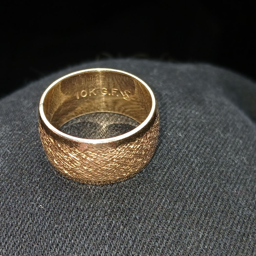 Vintage Gold Filled Textured Wedding Band - Picture 2 of 6